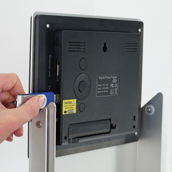 Display multimedia con USB